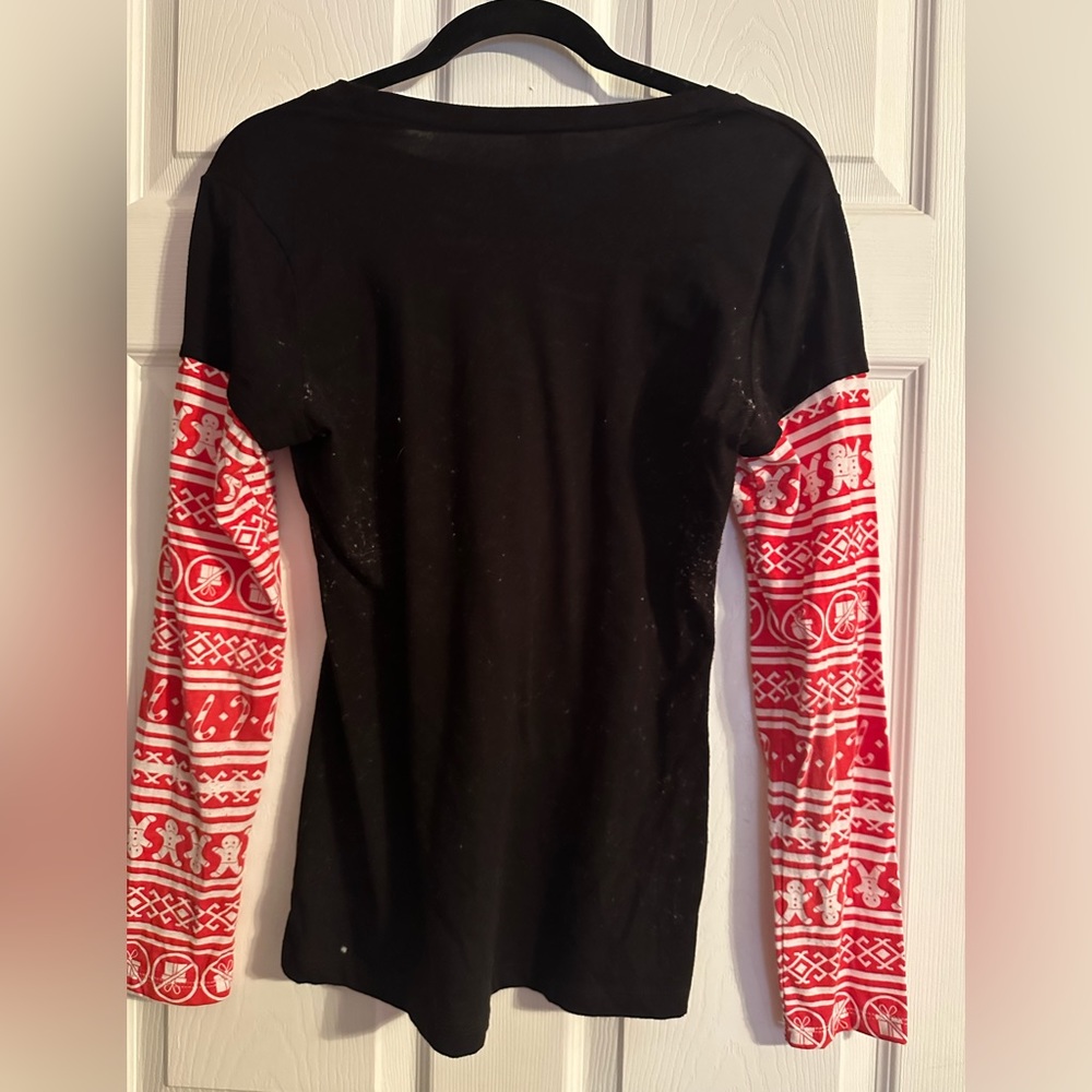 Juniors “BAH HUMBUG” Emoji Christmas Holiday Shirt - Picture 3 of 4